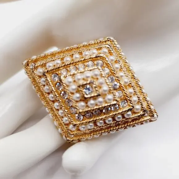 Vintage Rhinestone Faux Pearl Diamond Shaped Brooch Gold Tone Pin - 2 1/4 Inches - Picture 2 of 10